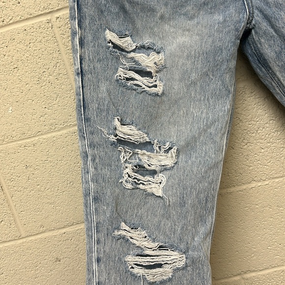 Maurice’s KanCan Distressed Jeans - Picture 2 of 8
